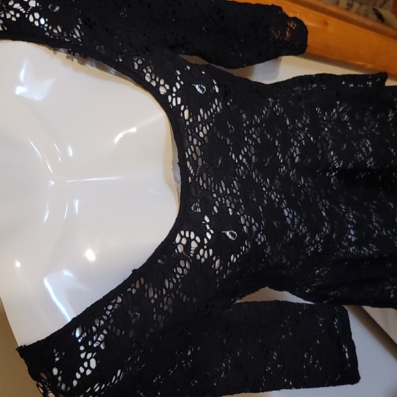 Decree Black Lace 3/4 Sleeve Peplum Scoop Neck Top - Picture 3 of 7